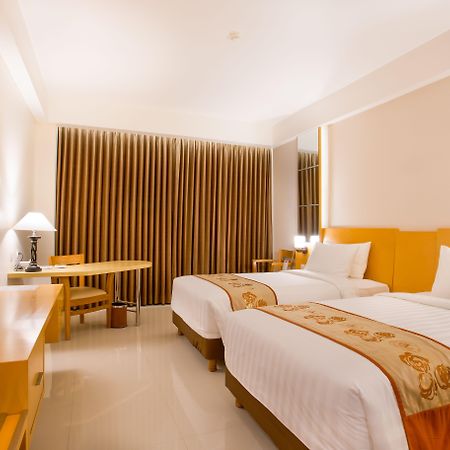 Golden Palace Hotel Lombok Mataram Luaran gambar